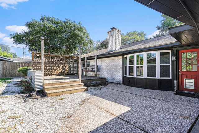 1602 Loch Lake Drive, El Lago, TX 77586