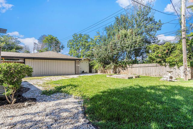 1602 Loch Lake Drive, El Lago, TX 77586