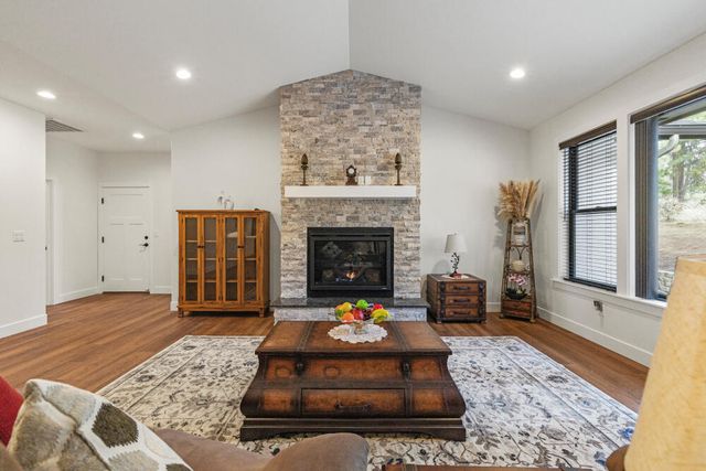 11635 Merganser Road, Klamath Falls, OR 97601