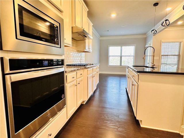 7043 Lancaster Crossing, Flowery Branch, GA 30542