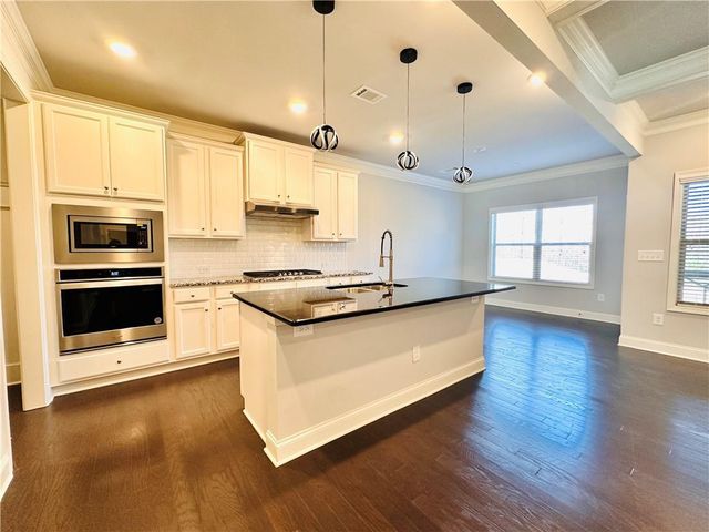 7043 Lancaster Crossing, Flowery Branch, GA 30542