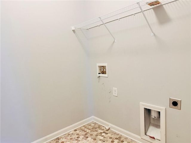 7043 Lancaster Crossing, Flowery Branch, GA 30542