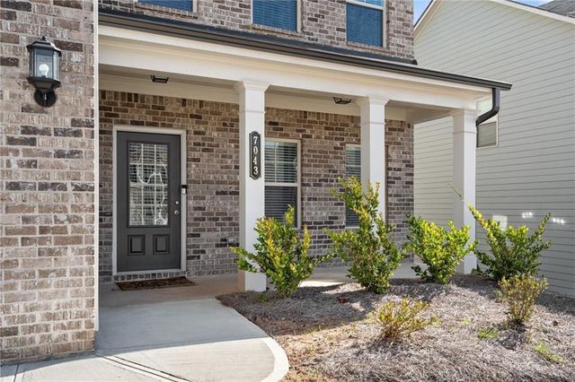 7043 Lancaster Crossing, Flowery Branch, GA 30542