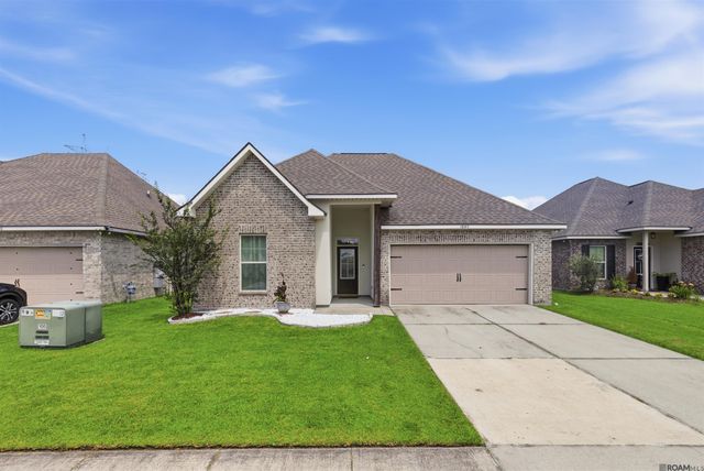 1860 Rollingwood Dr, St Gabriel, LA 70776