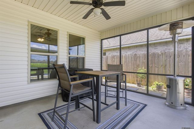1860 Rollingwood Dr, St Gabriel, LA 70776