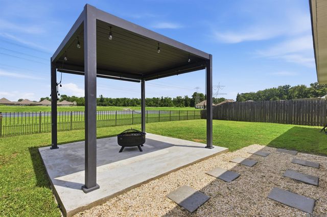 1860 Rollingwood Dr, St Gabriel, LA 70776