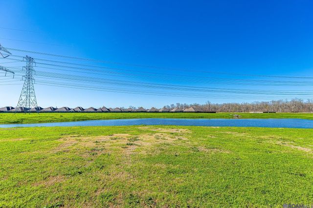 1860 Rollingwood Dr, St Gabriel, LA 70776