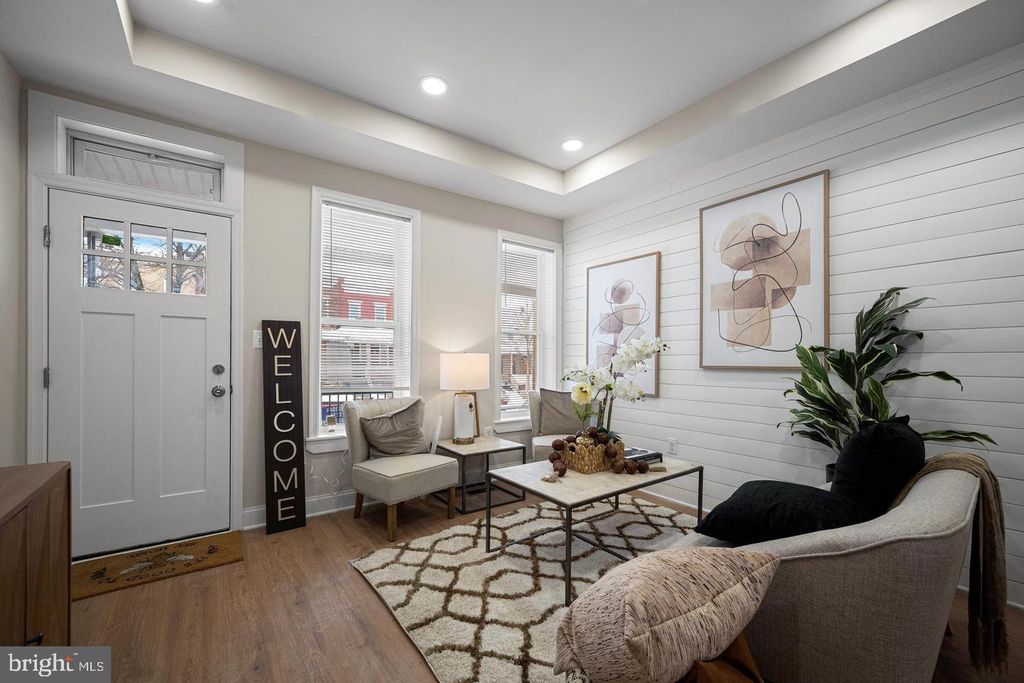 Image 3 of property listing at 2326 SIDNEY AVE, Baltimore, MD 21230