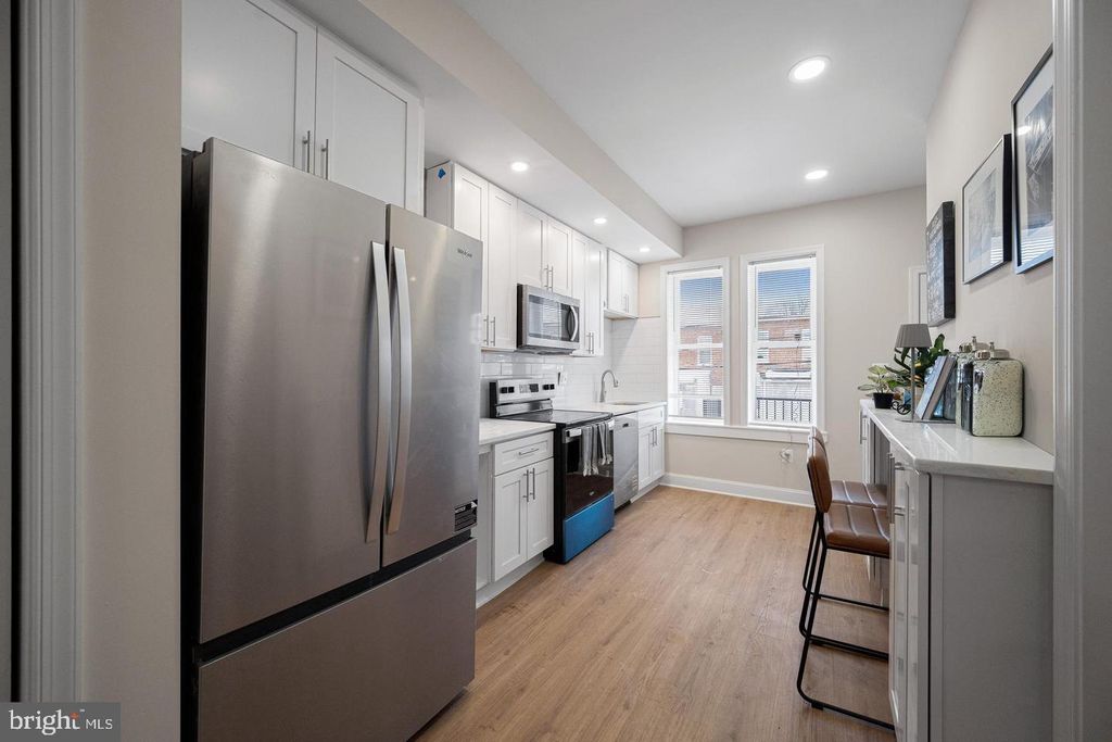 Image 8 of property listing at 2326 SIDNEY AVE, Baltimore, MD 21230