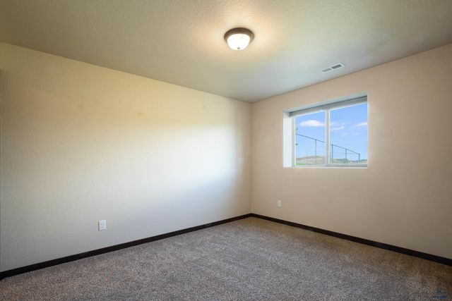 5240 COAL BANK DR, Rapid City, SD 57701