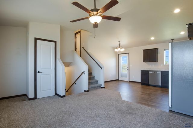 5240 COAL BANK DR, Rapid City, SD 57701
