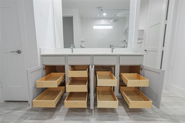 622 Paisley Harbor Court, Conroe, TX 77304