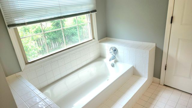 2987 Leslie Park Circle, Ann Arbor, MI 48105
