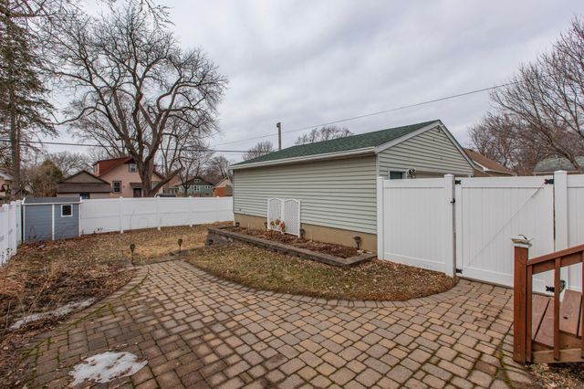 1015 7th Avenue SE, Rochester, MN 55904