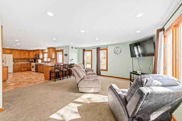N9619 County Road ES, Mukwonago, WI 53149