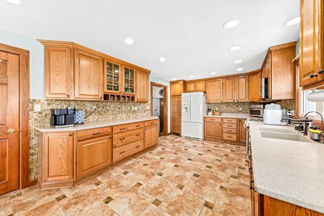 N9619 County Road ES, Mukwonago, WI 53149