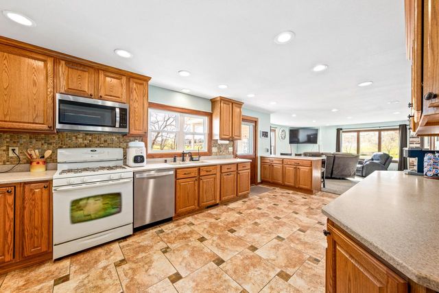 N9619 County Road ES, Mukwonago, WI 53149