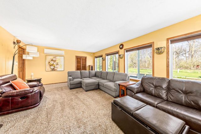N9619 County Road ES, Mukwonago, WI 53149