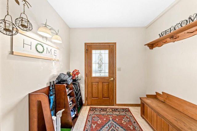 N9619 County Road ES, Mukwonago, WI 53149
