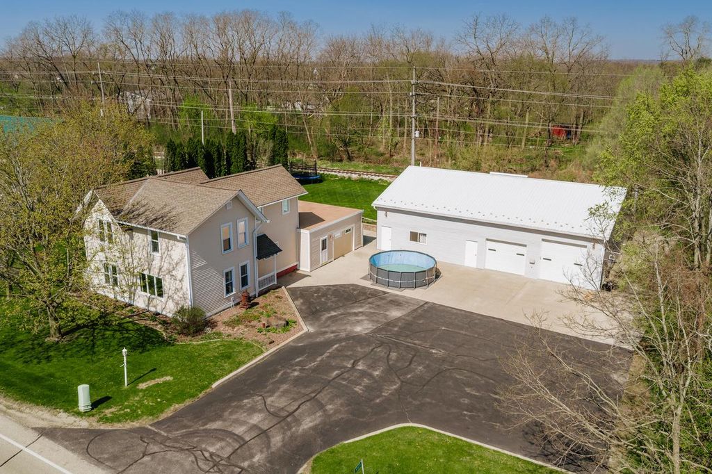 N9619 County Road ES, Mukwonago, WI 53149