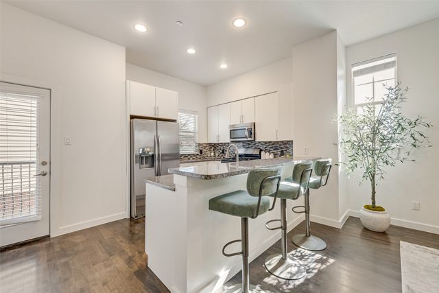 3200 Ross Avenue 28, Dallas, TX 75204