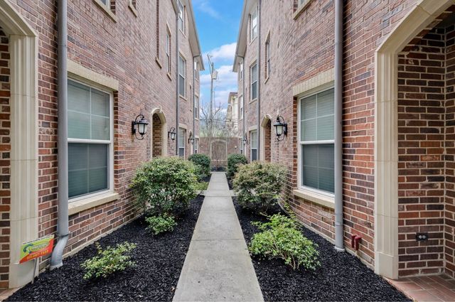 3200 Ross Avenue 28, Dallas, TX 75204