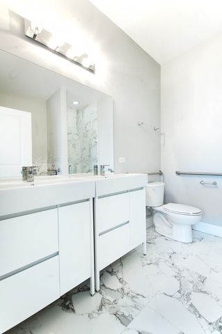 1202 Waukegan Road 206, Glenview, IL 60025