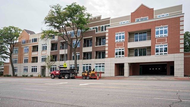 1202 Waukegan Road 206, Glenview, IL 60025