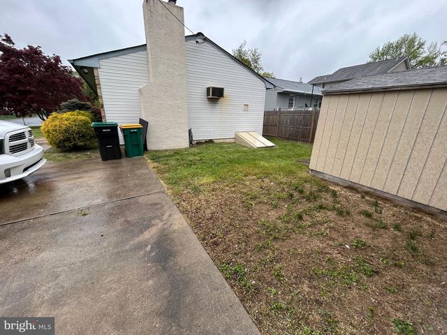 5700 PLYMOUTH AVE, Bristol, PA 19007