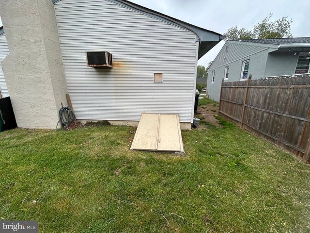 5700 PLYMOUTH AVE, Bristol, PA 19007