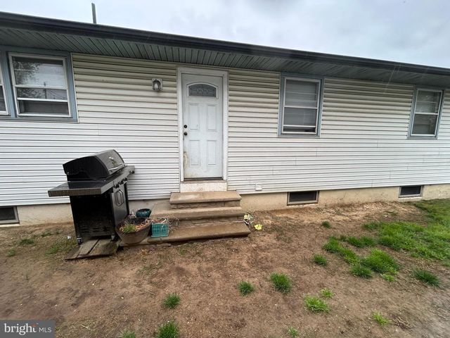 5700 PLYMOUTH AVE, Bristol, PA 19007