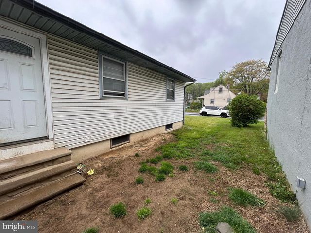 5700 PLYMOUTH AVE, Bristol, PA 19007