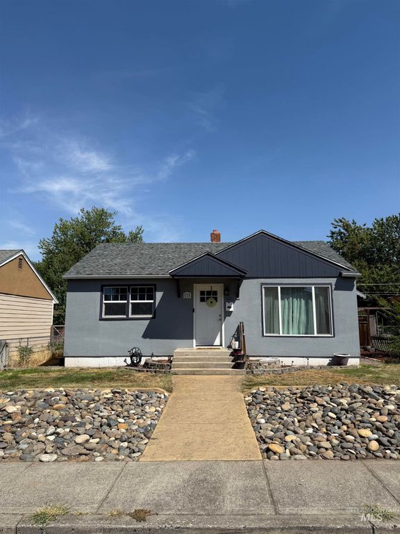 835 12th St., Clarkston, WA 99403