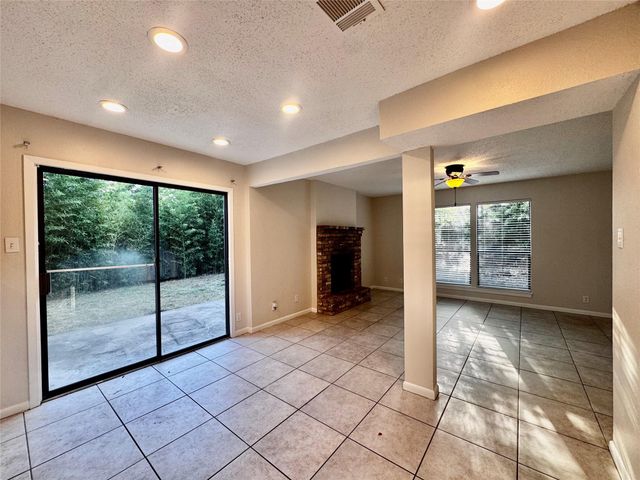 8106 Hood CIR A, Austin, TX 78745