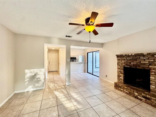 8106 Hood CIR A, Austin, TX 78745