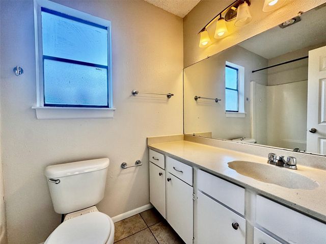 8106 Hood CIR A, Austin, TX 78745