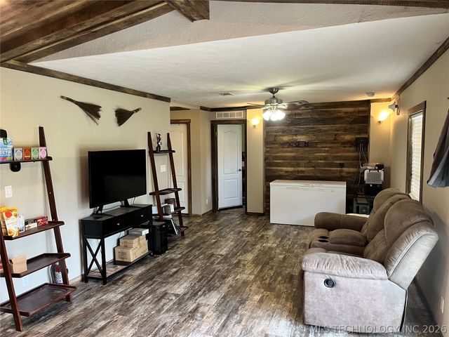 30292 S Highway 2 C, Whitefield, OK 74462