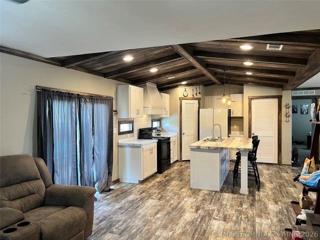 30292 S Highway 2 C, Whitefield, OK 74462