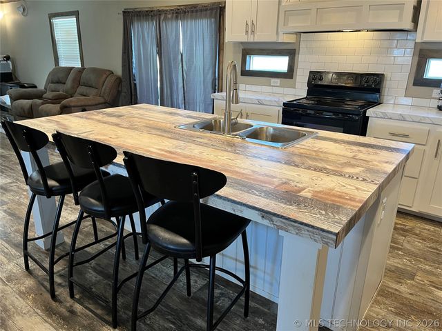 30292 S Highway 2 C, Whitefield, OK 74462