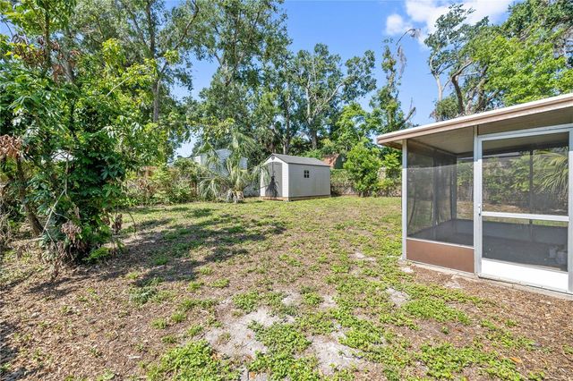 1809 E KNOLLWOOD STREET, Tampa, FL 33610