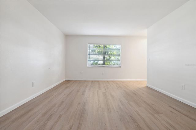 1809 E KNOLLWOOD STREET, Tampa, FL 33610
