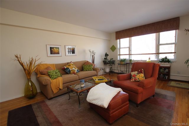 120 E Hartsdale Avenue 6S, Hartsdale, NY 10530