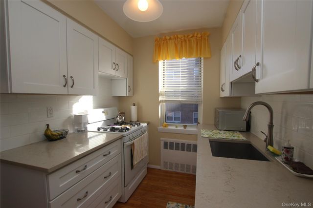 120 E Hartsdale Avenue 6S, Hartsdale, NY 10530