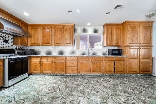 724 North Fogg Street, Las Vegas, NV 89110