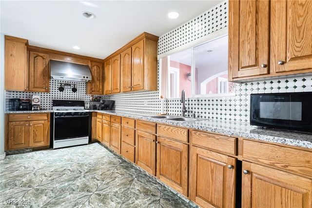 724 North Fogg Street, Las Vegas, NV 89110