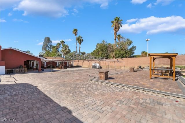 724 North Fogg Street, Las Vegas, NV 89110