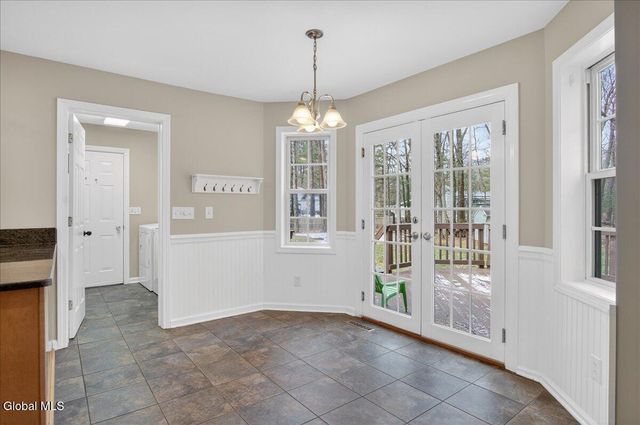 12 Kara Lane, Clifton Park, NY 12065