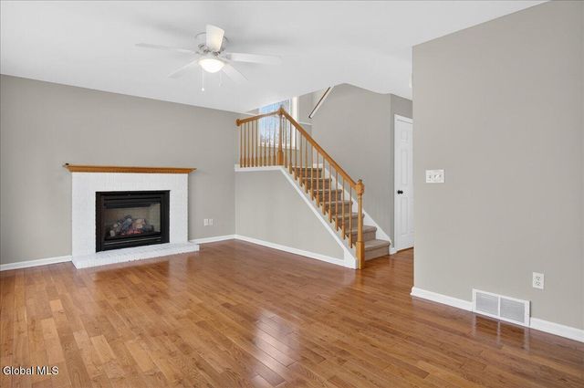 12 Kara Lane, Clifton Park, NY 12065