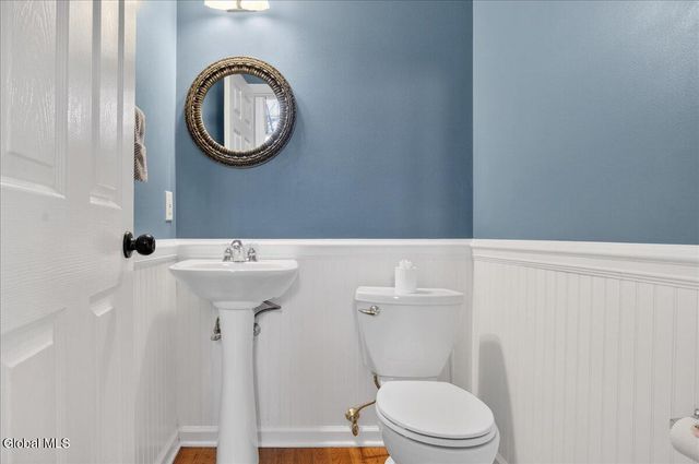 12 Kara Lane, Clifton Park, NY 12065