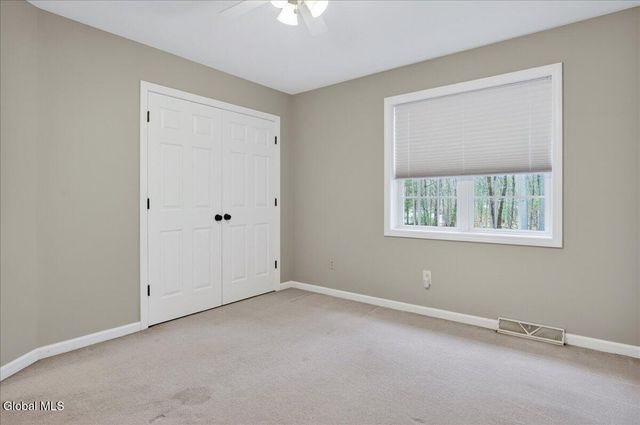 12 Kara Lane, Clifton Park, NY 12065